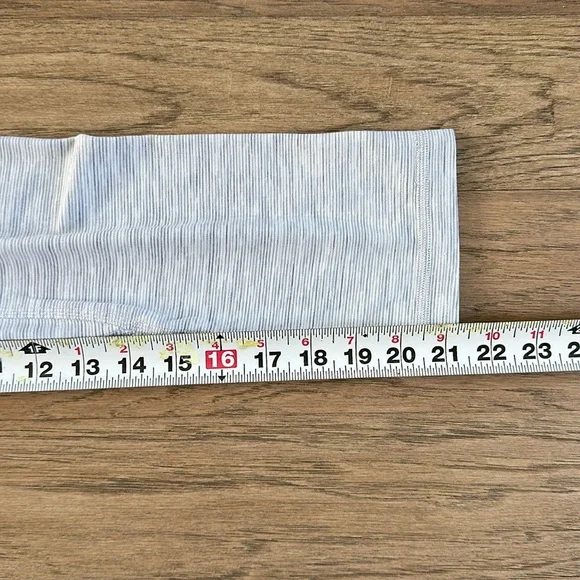 EUC Lululemon Align Crop *21" Wee Are From Space Nimbus Battleship Size 2 - Picture 6 of 11